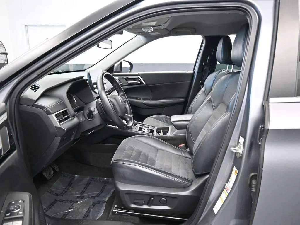 2022 Mitsubishi Outlander SE - Photo 10