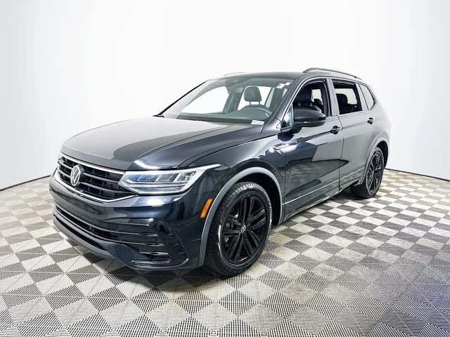 Used 2022 Black Volkswagen 2.0T SE R-Line Black image 7