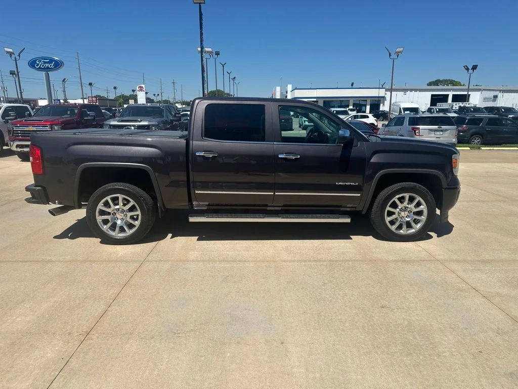 Used 2015 Gray GMC Denali image 39
