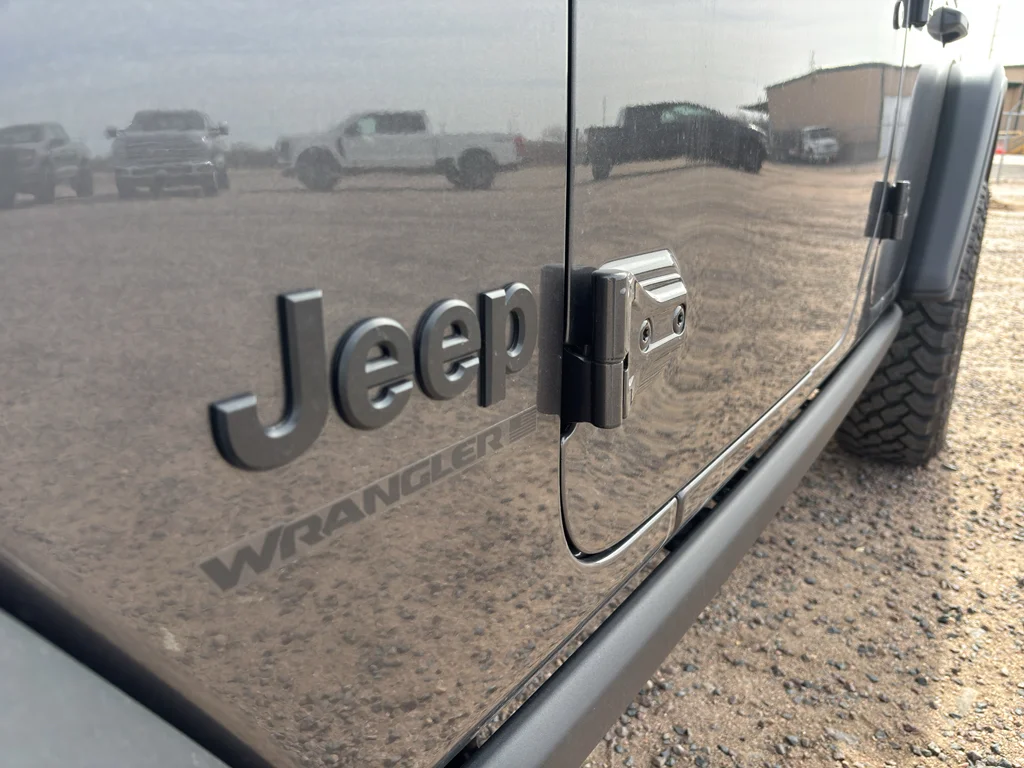 New 2026 Granite Crystal Metallic Clear-Coat Exterior Paint Jeep Willys image 11