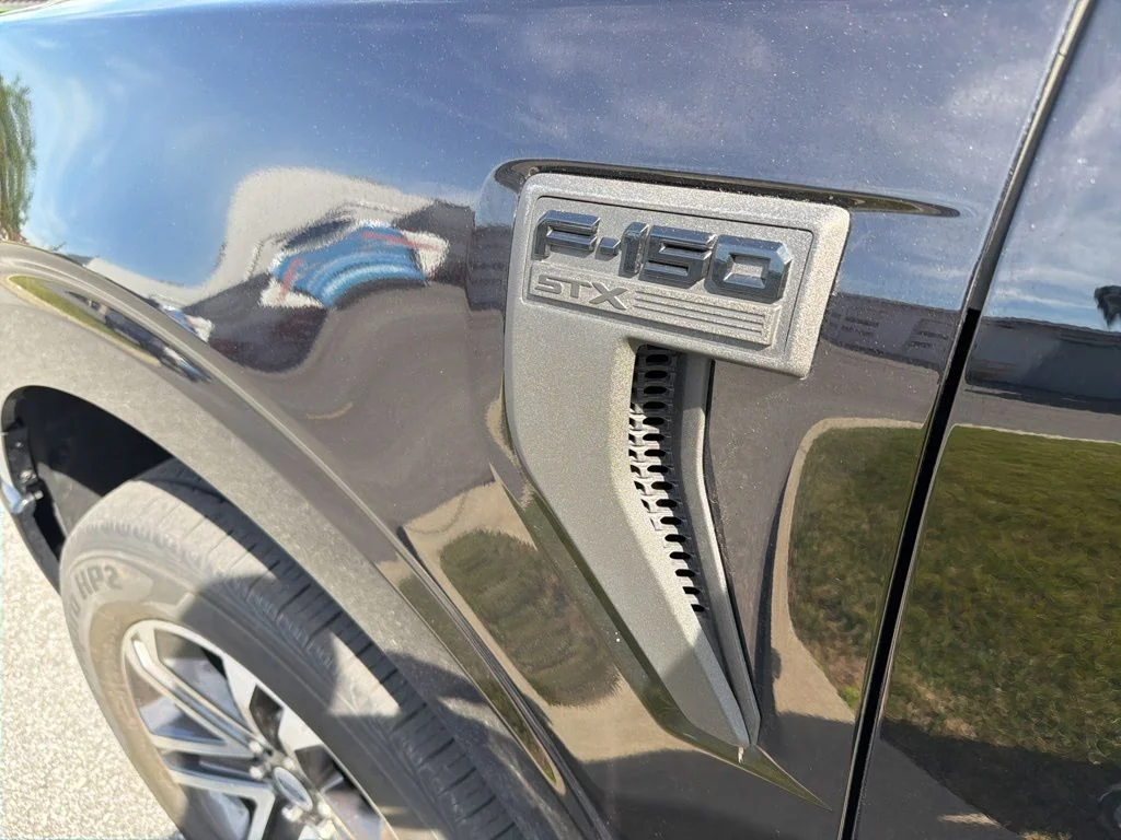 Used 2023 Black Ford XL image 5