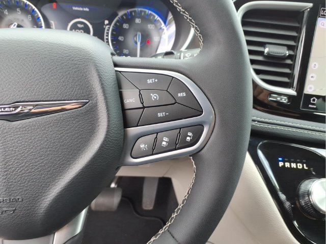 Used 2024 Black Chrysler Touring L image 25