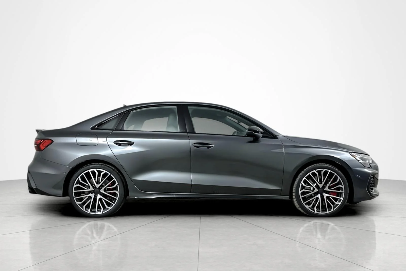 New 2026 Daytona Gray Pearl Effect Audi quattro image 7