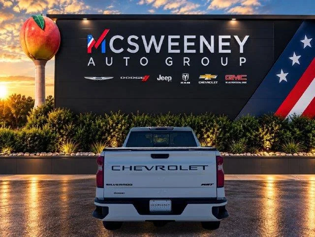 Used 2021 SUMMIT WHITE Chevrolet RST image 4