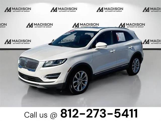 Used 2019 White Lincoln Select image 1
