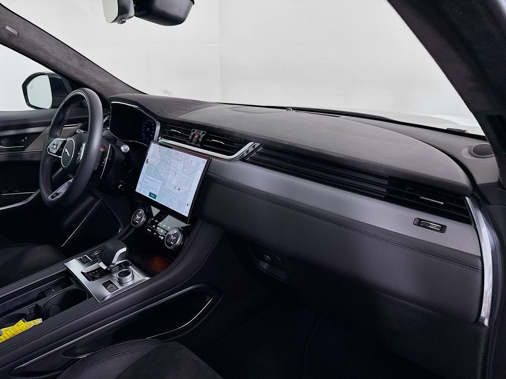 Certified Used 2021  Jaguar SVR image 31