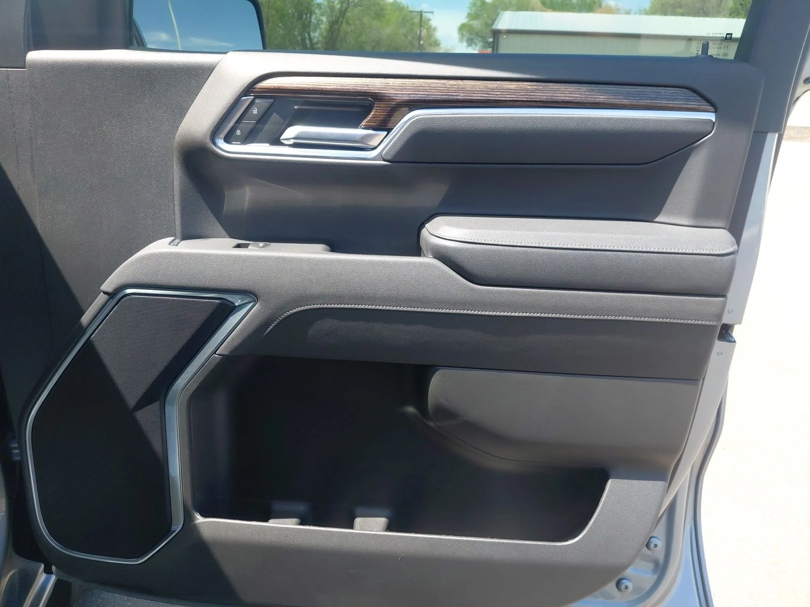 Used 2026 Silver GMC Elevation image 32
