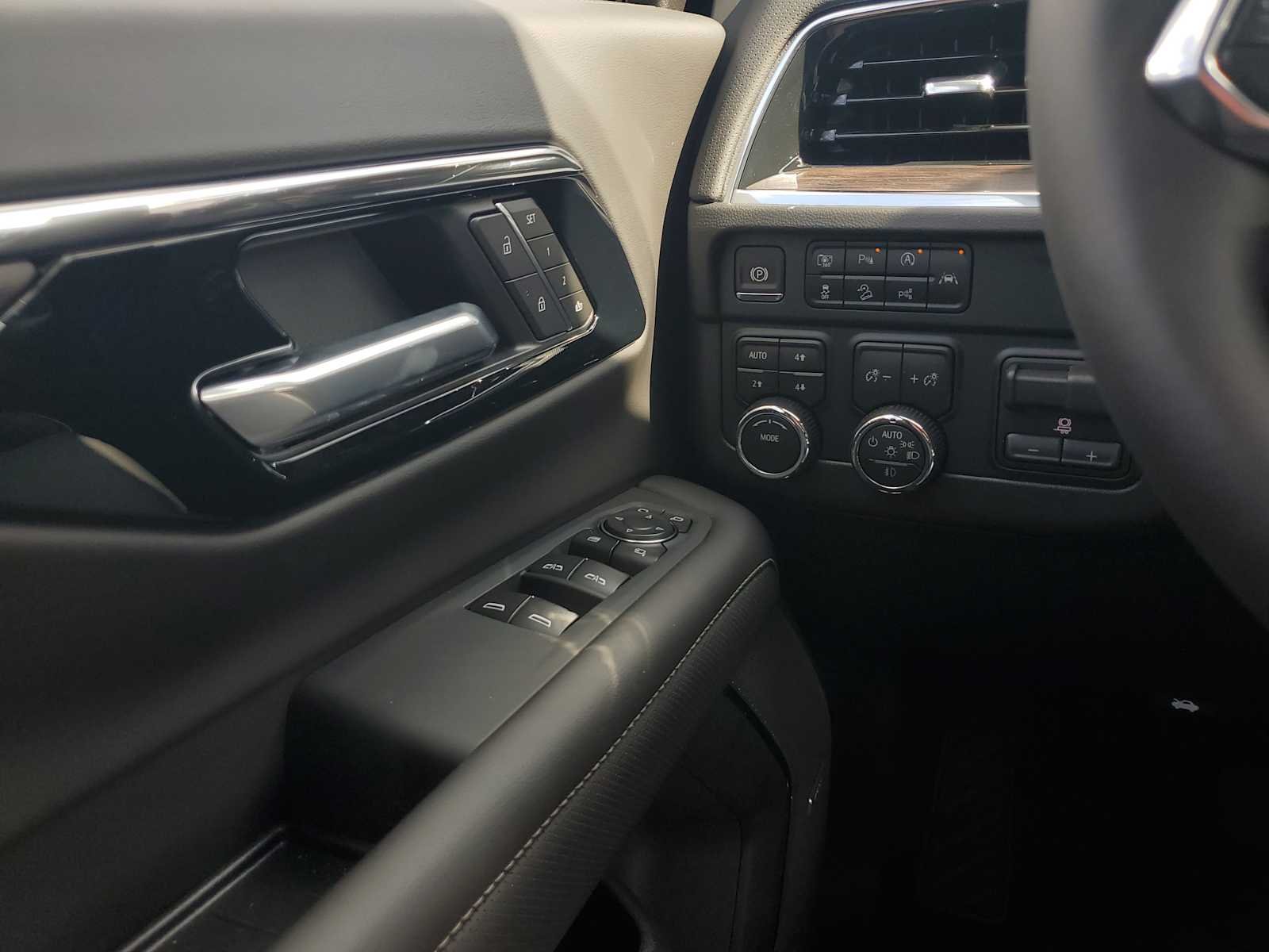 New 2026 Polar White Tricoat Chevrolet Premier image 22