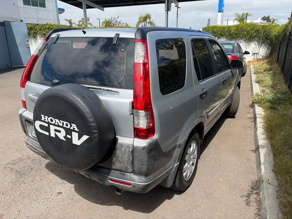 Used 2005 Silver Honda LX image 25