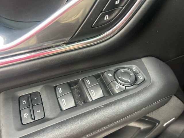 Used 2023 Gray Chevrolet Z71 image 16