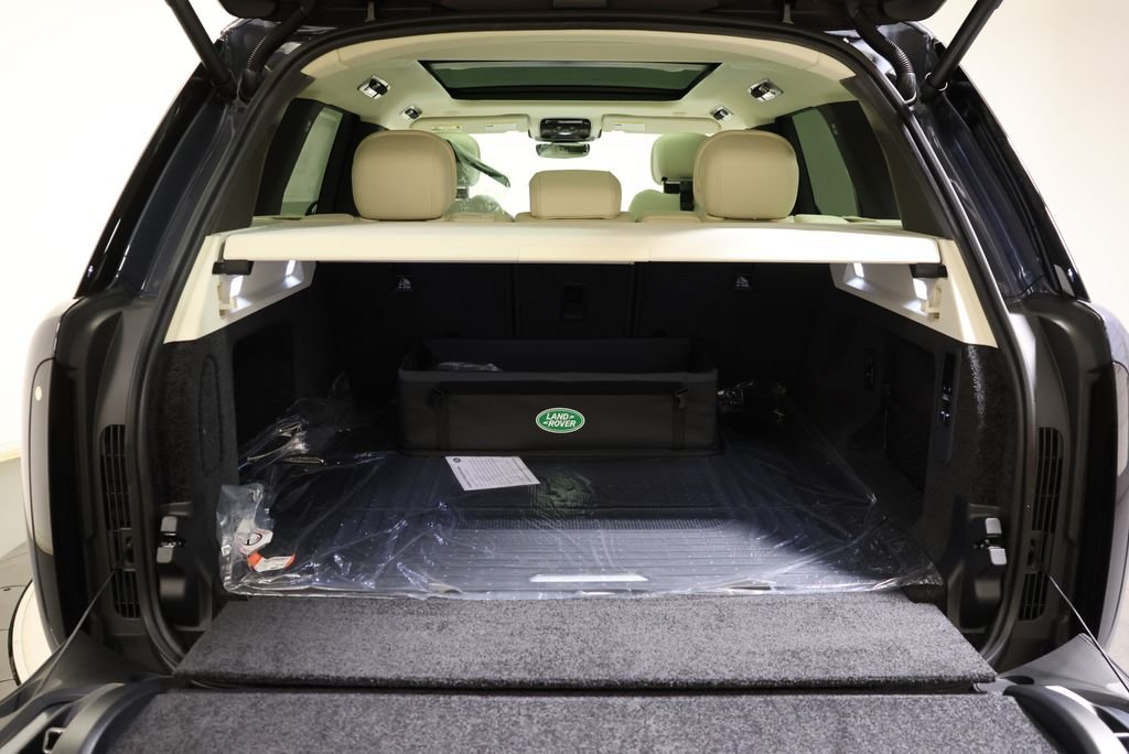 New 2026 Varesine Blue Land Rover SE image 46