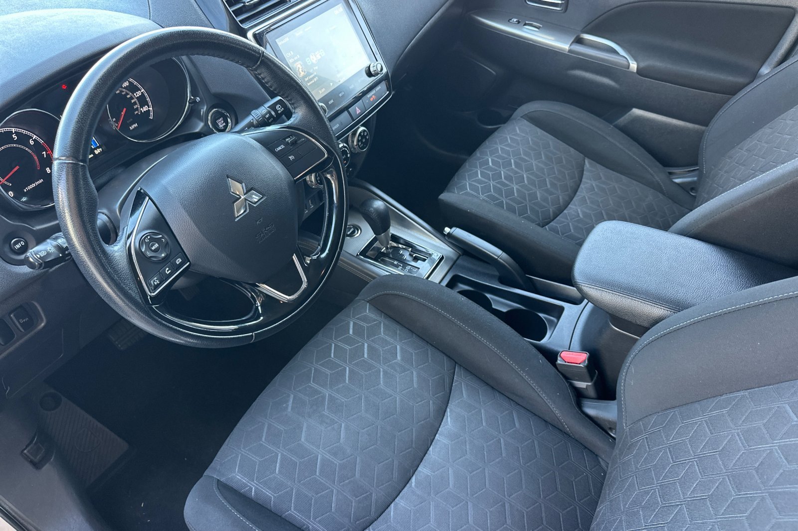 Used 2021 Alloy Silver Metallic Mitsubishi SE image 9