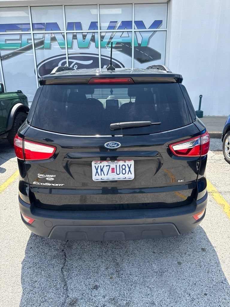 Used 2021 Shadow Black Ford SE image 3