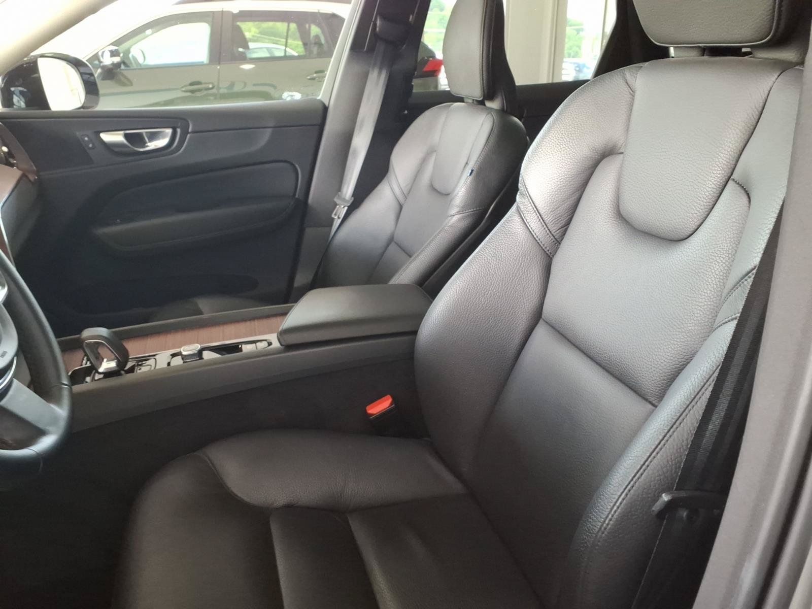 Used 2024 Silver Dawn Metallic Volvo Plus Dark Theme image 10