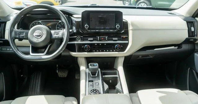 Used 2022 Black Nissan SV image 16