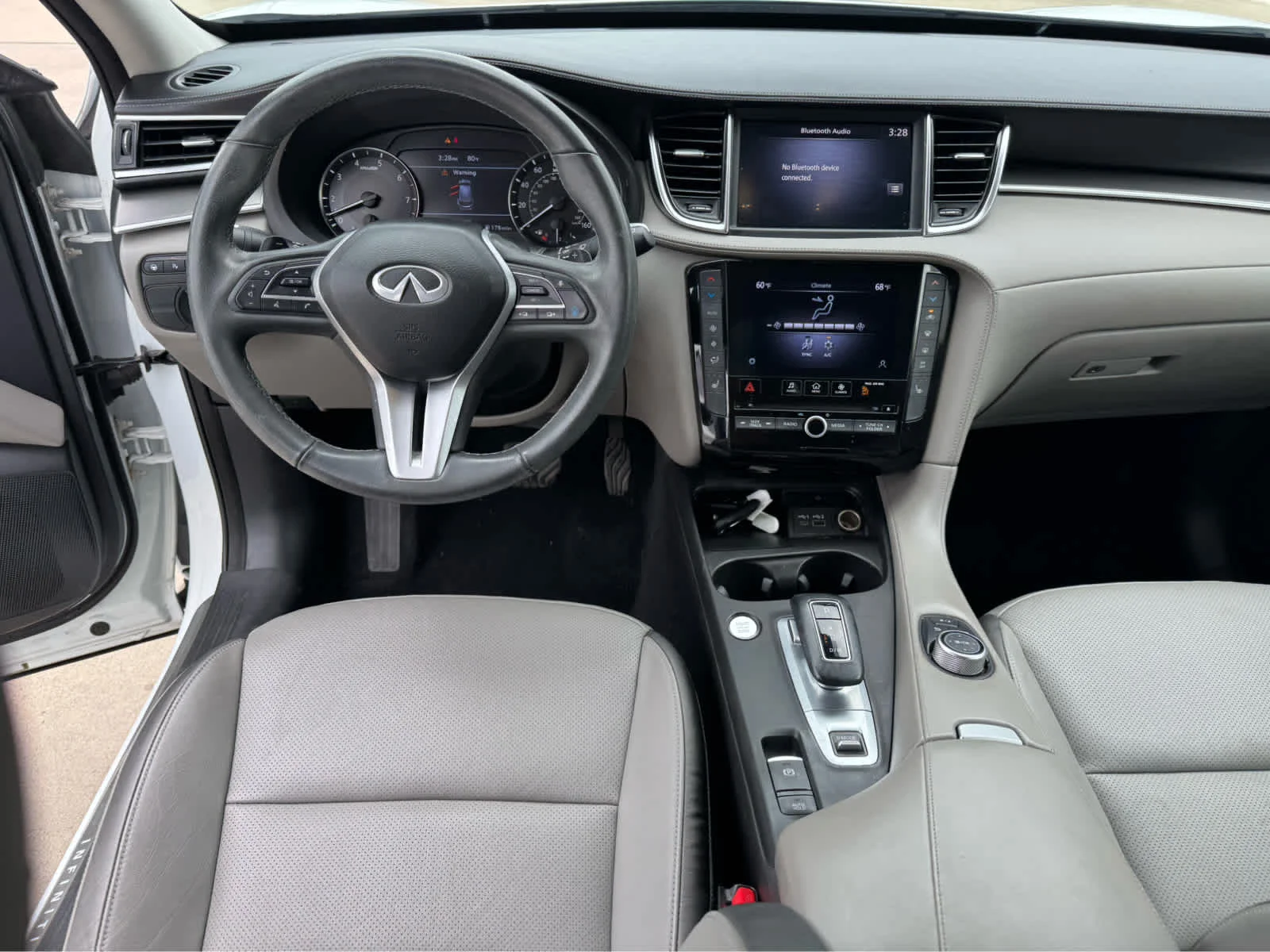 Certified Used 2023 Radiant White INFINITI LUXE image 18