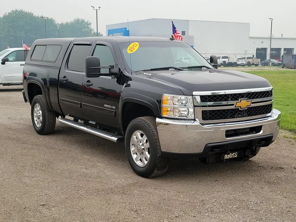 Used 2013 BLACK Chevrolet LT image 2