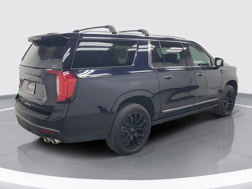 Used 2024 Midnight Blue Metallic GMC Denali Ultimate image 3