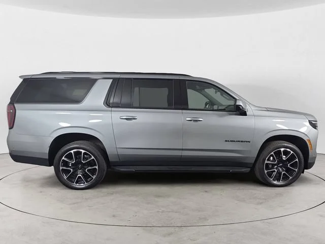 Used 2025 Sterling Gray Metallic Chevrolet RST image 4