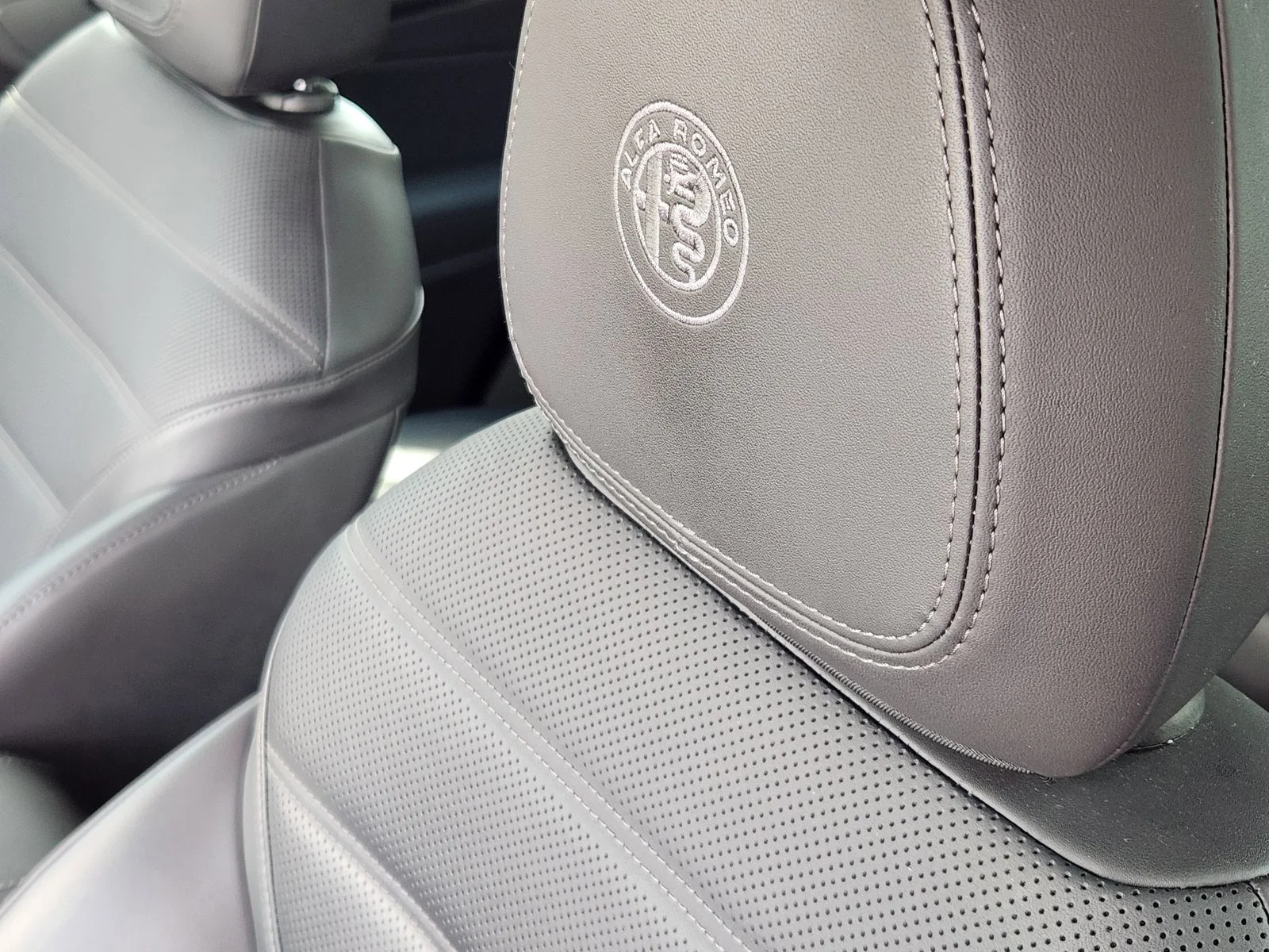 Used 2024 White Alfa Romeo Veloce image 14