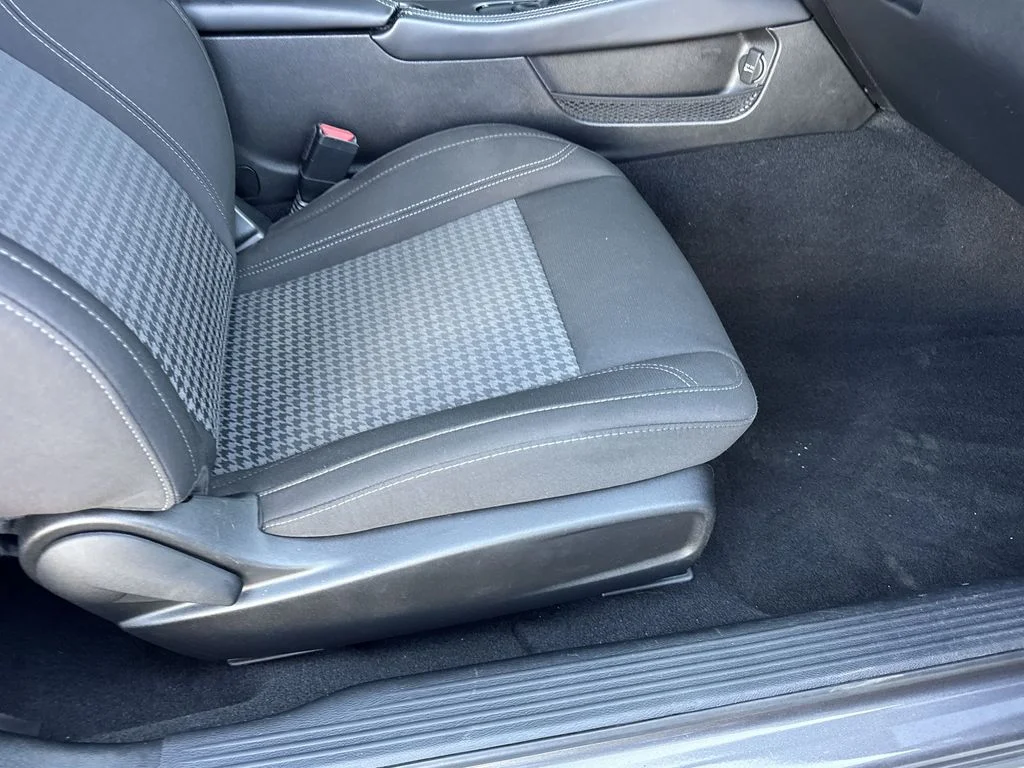 Used 2023 Gray Dodge SXT image 28