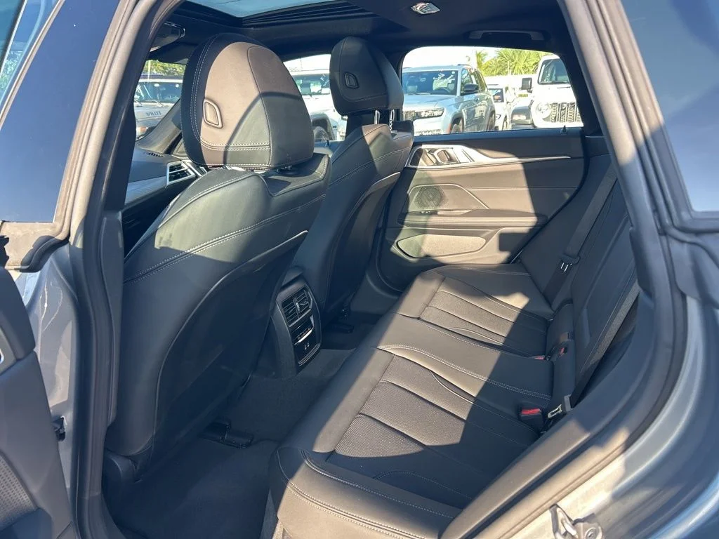 Used 2025 Gray BMW xDrive40 image 31