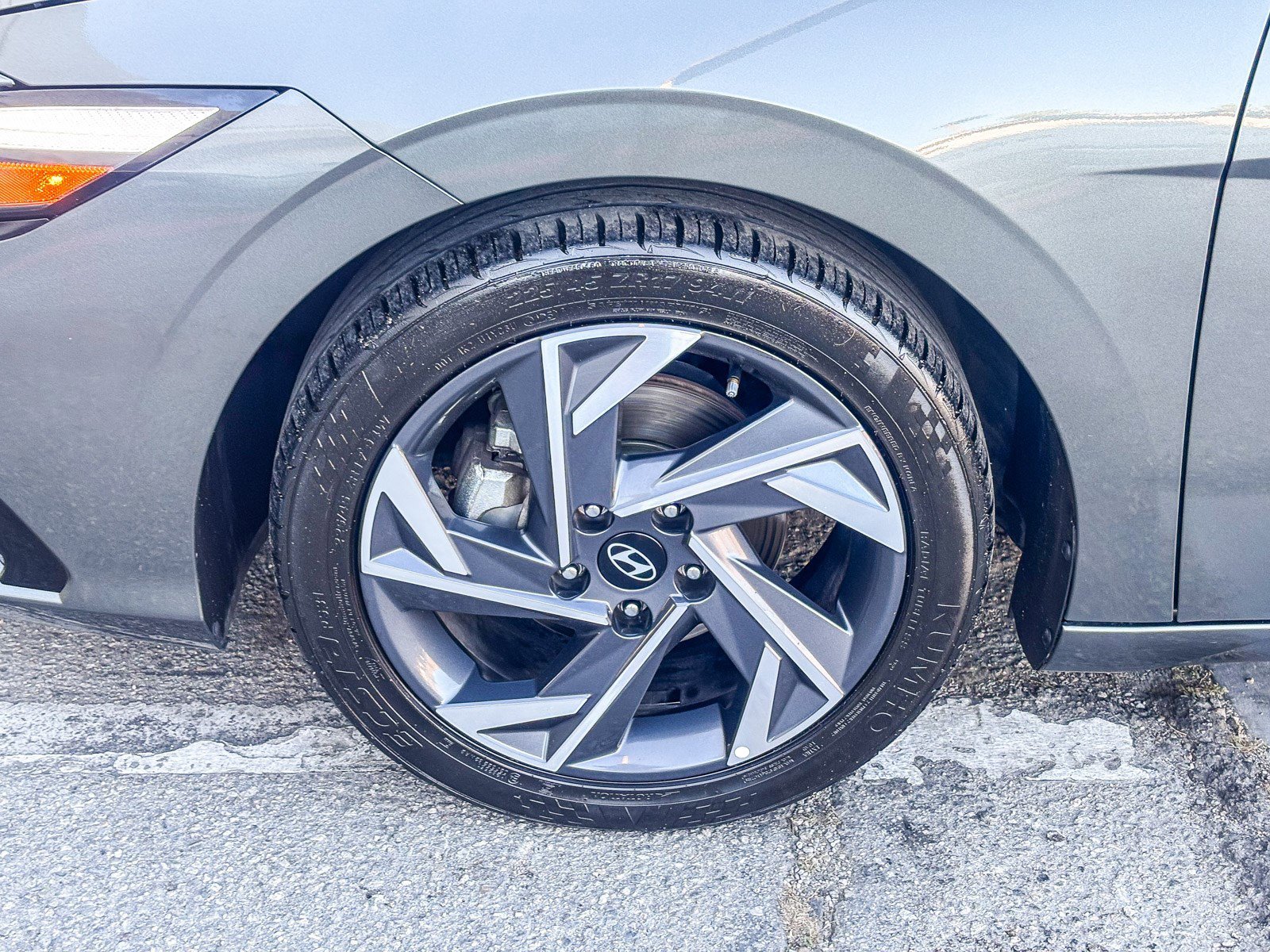 Used 2024 Amazon Gray Hyundai Limited image 11