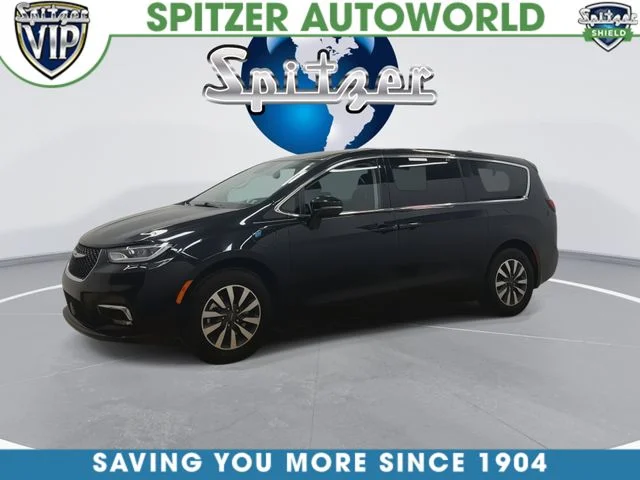 Used 2024 Black Chrysler Select image 6