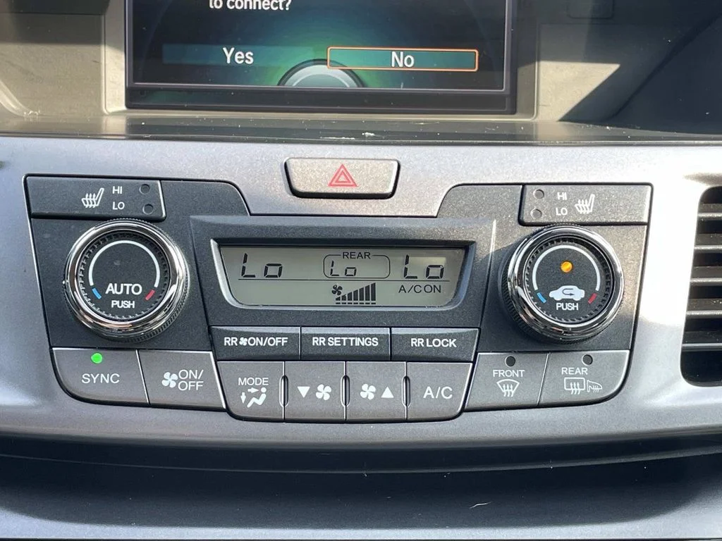 Used 2014 White Honda EX-L image 37