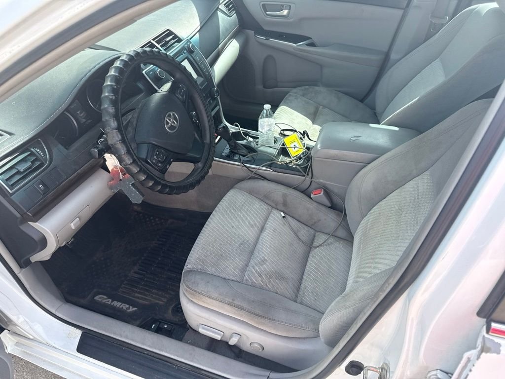 Used 2016  Toyota XLE image 6