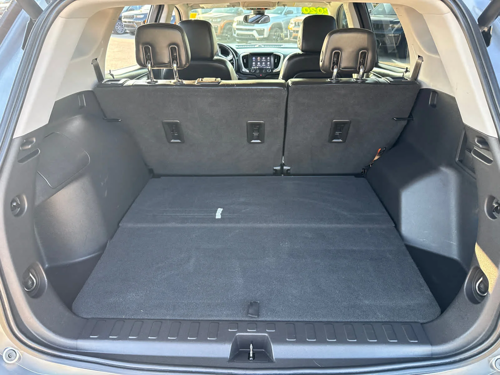 Used 2020 Satin Steel Metallic GMC SLT image 8