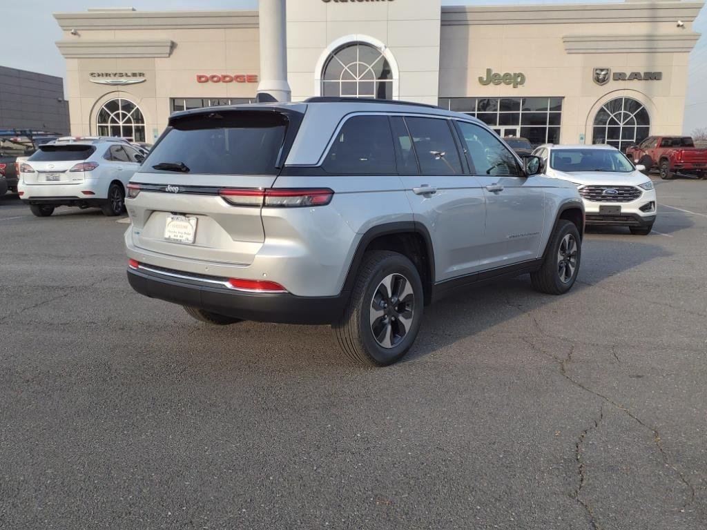 Used 2024 Silver Zynith Jeep  image 23