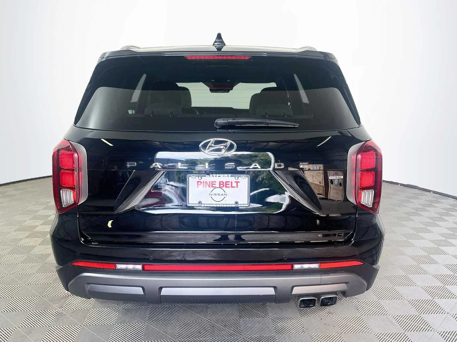 Used 2025 Abyss Black Pearl Hyundai SEL image 5