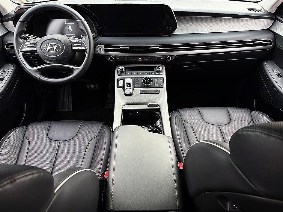 Used 2025 Typhoon Silver Hyundai SEL image 7
