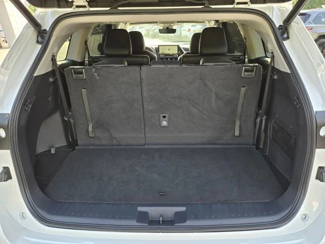 Used 2023 Beige Toyota XLE image 17