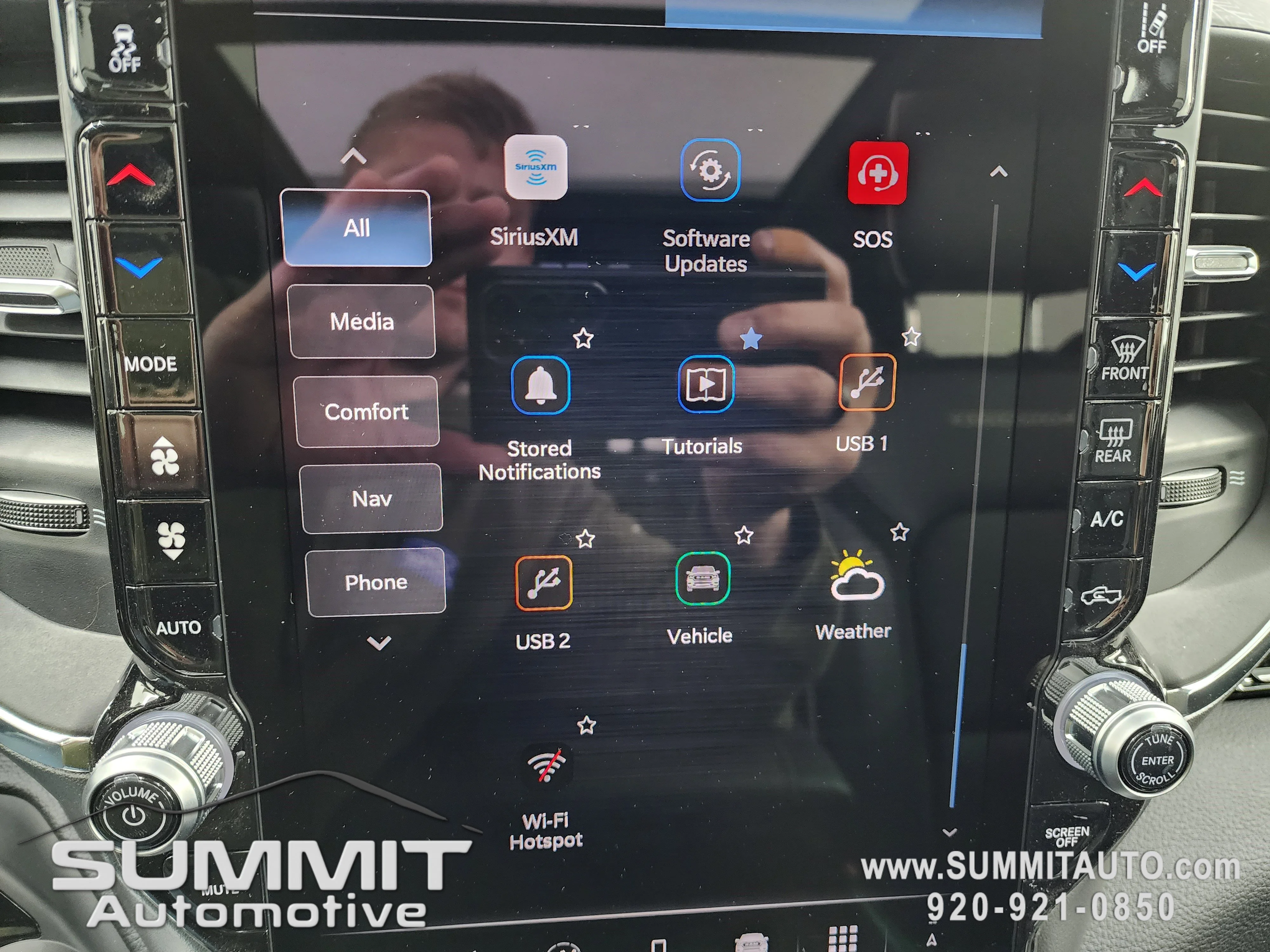 New 2026 Granite Crystal Metallic Clear-Coat Exterior Paint RAM Laramie image 61