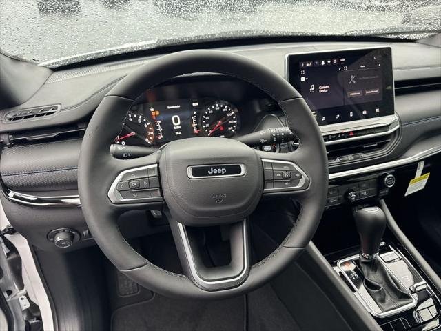 New 2026 Bright White Clearcoat Jeep Latitude image 14