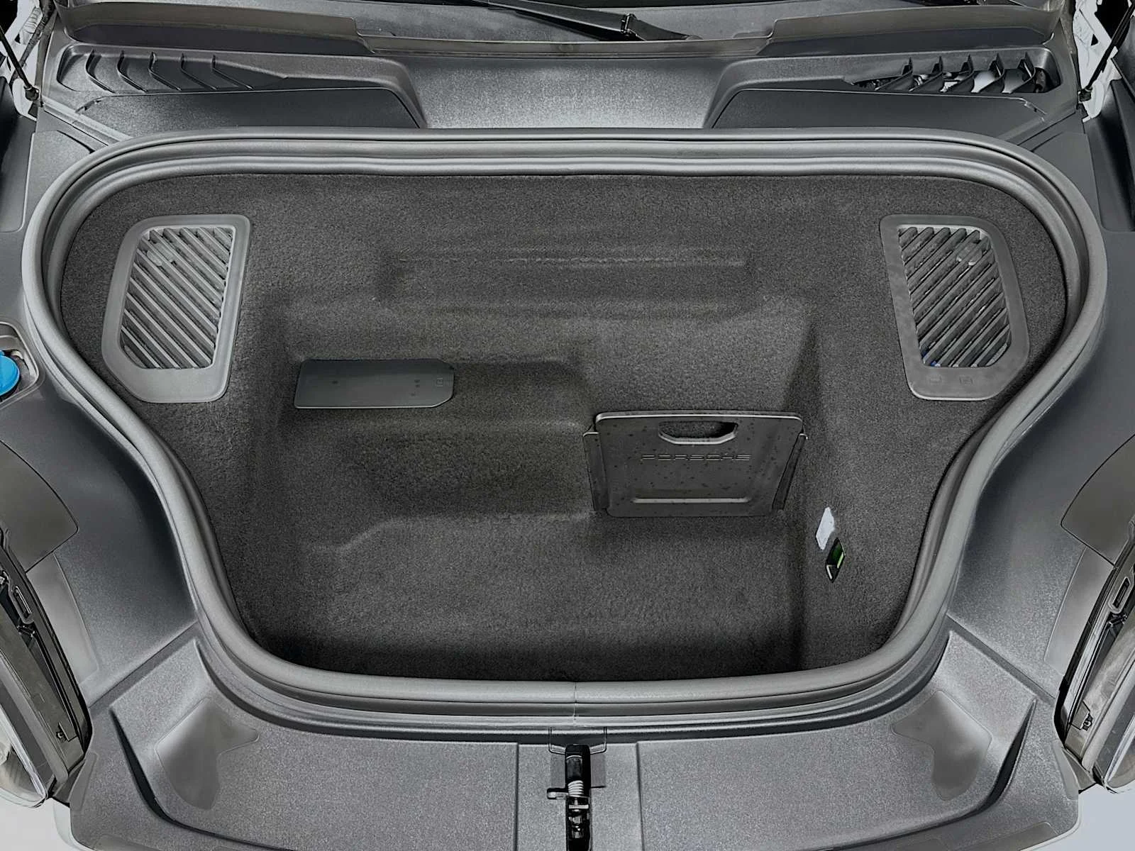 2025 Porsche Macan S - Photo 30