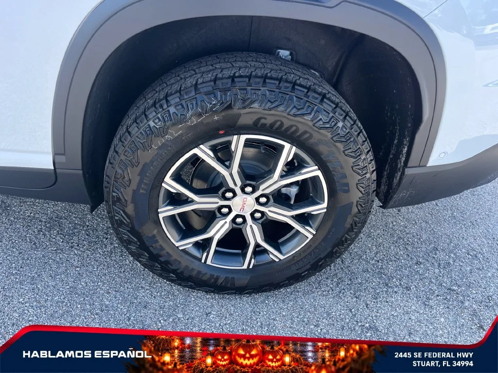 New 2026 Glacier White Tricoat GMC AT4 image 9