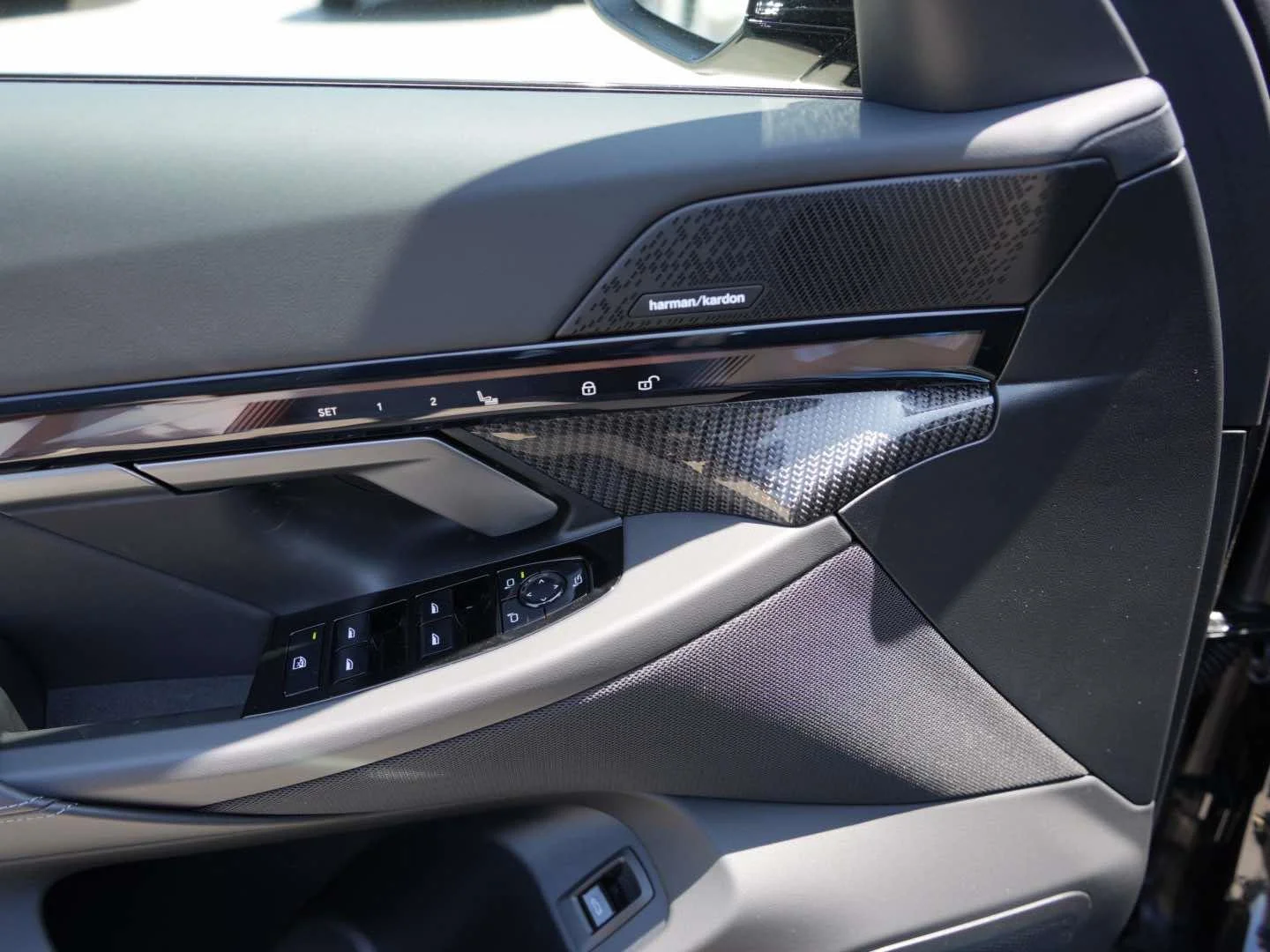 New 2027 Black Sapphire Metallic BMW eDrive40 image 12