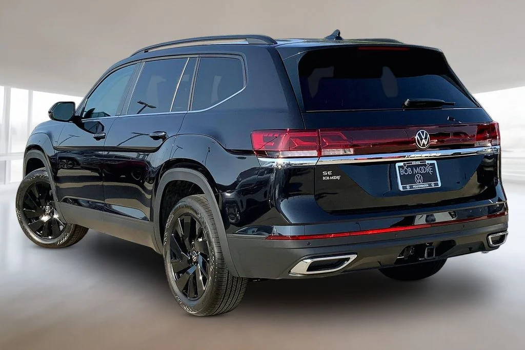 New 2026 Deep Black Pearl Volkswagen 2.0T SE w/Technology image 3