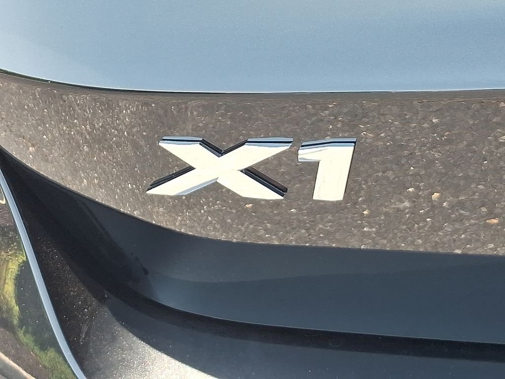 New 2026 Black Sapphire Metallic BMW xDrive28i image 11