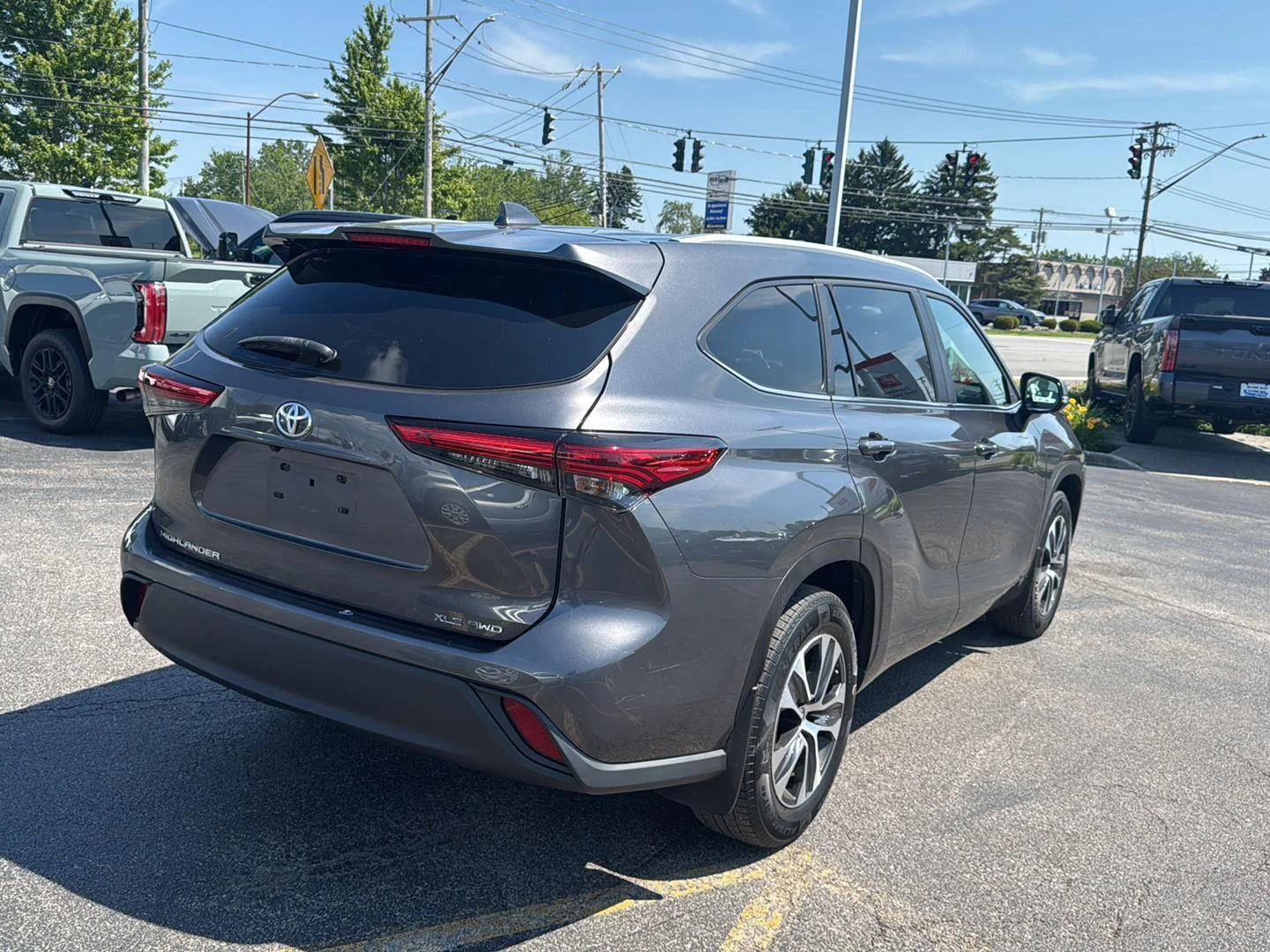 Used 2023 Magnetic Gray Metallic Toyota XLE image 6