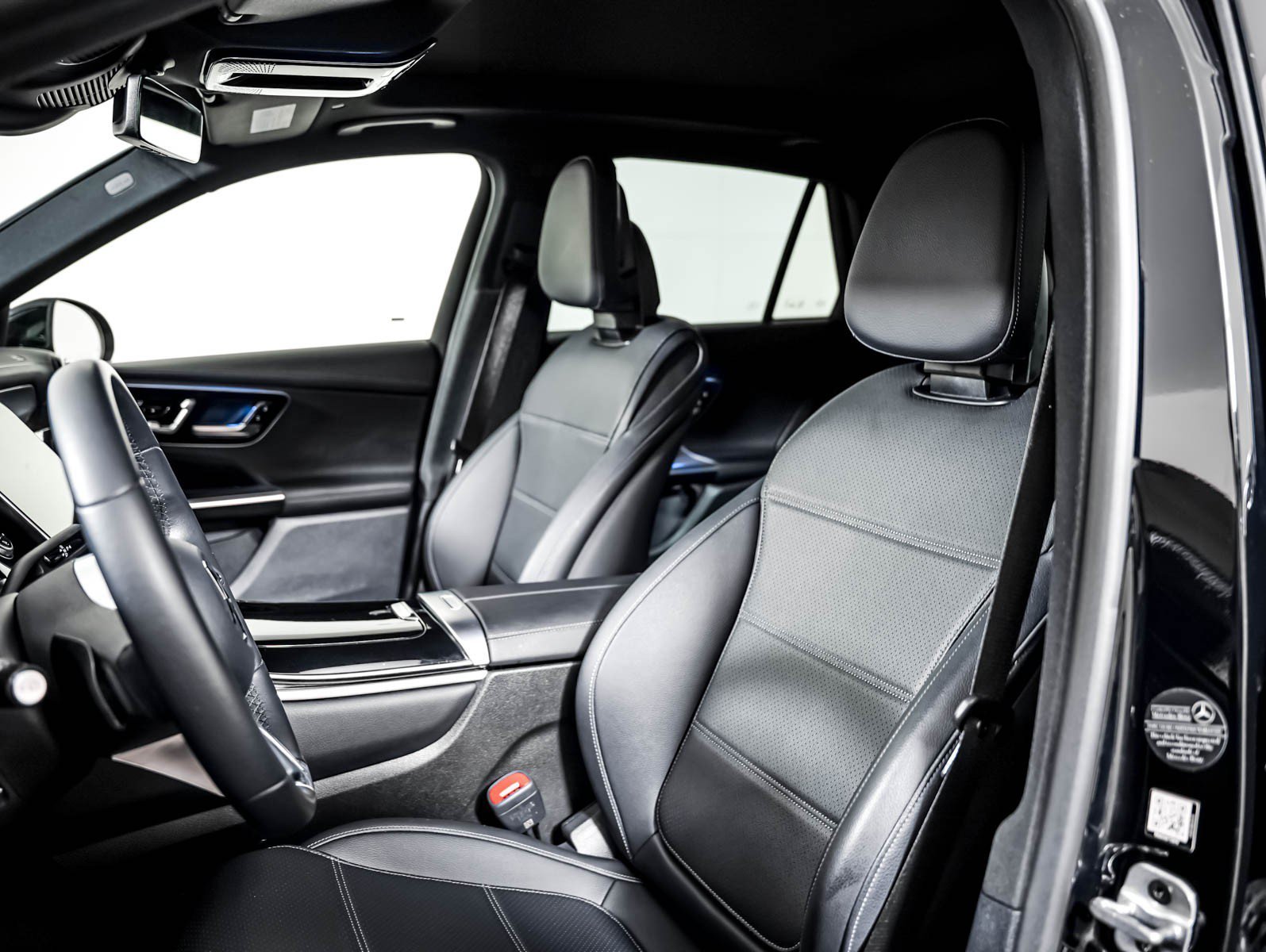 Certified Used 2025 Black Mercedes-Benz GLC 300 image 12