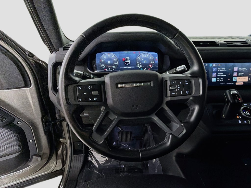 Used 2022 Gold Land Rover X-Dynamic S image 11