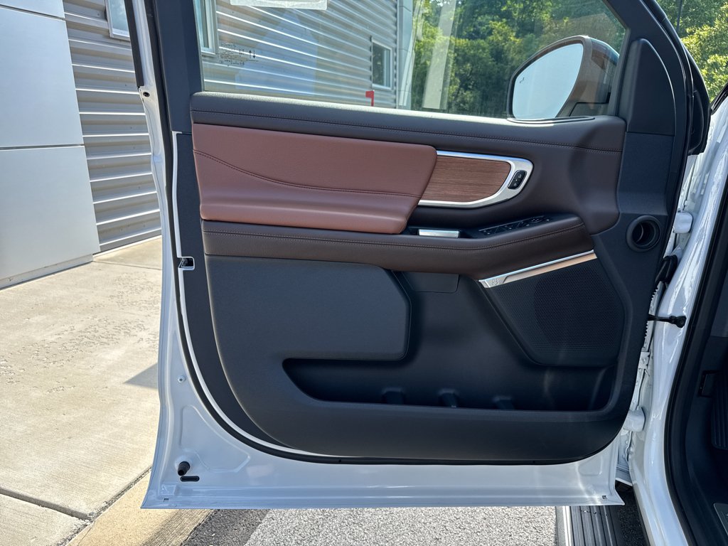 New 2027 Star White Metallic Tri-Coat Ford King Ranch image 27