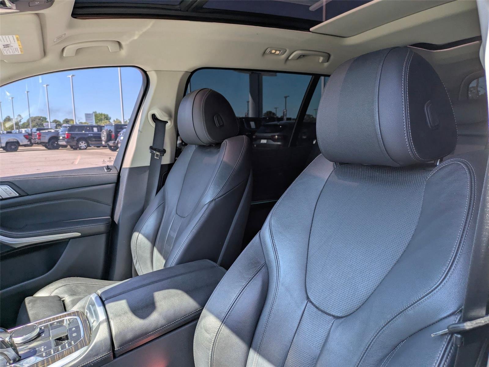 Used 2019 Phytonic Blue Metallic BMW xDrive40i image 14