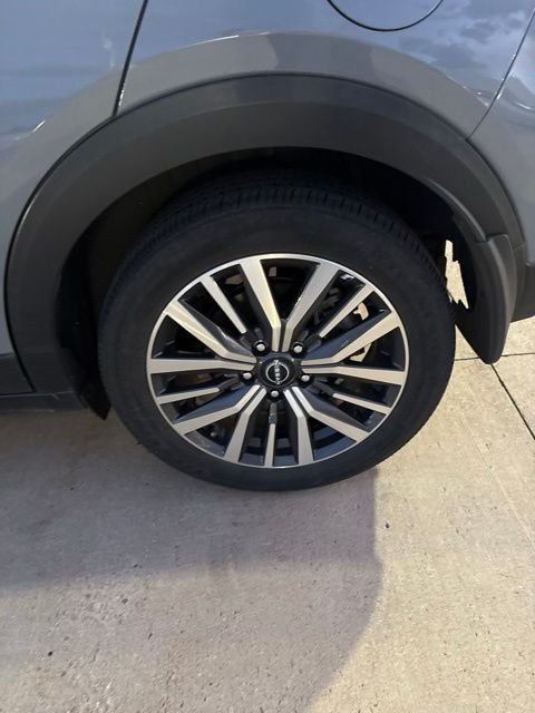 Used 2023 Gray Nissan SV image 18