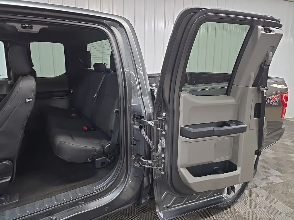 Used 2020 Magnetic Ford XL image 35
