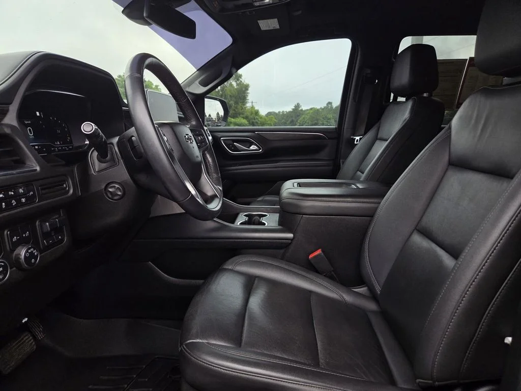Used 2022 Black Chevrolet Z71 image 13